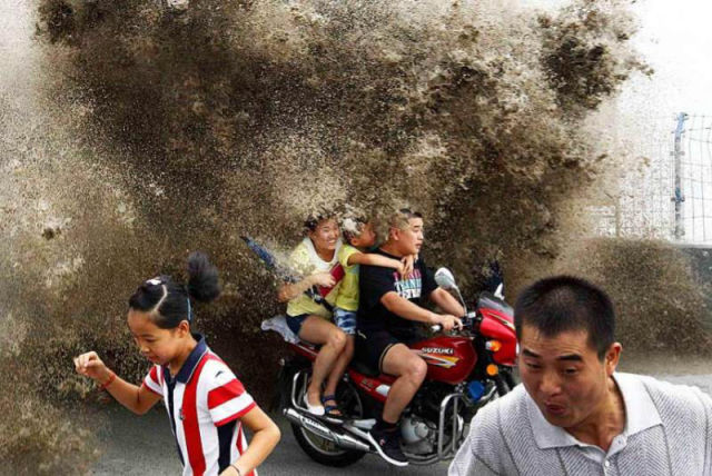 Massive Tidal Wave in China Stuns Spectators