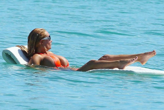 Ice T and Coco Austin on a Relaxed Beach Holiday