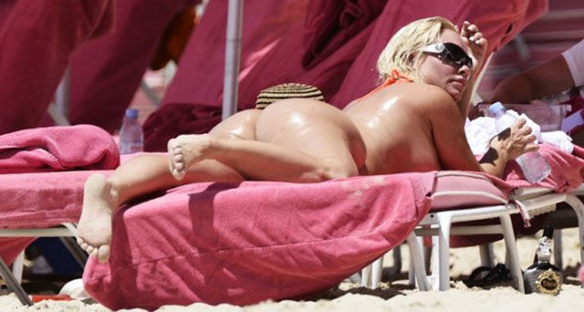 Ice T and Coco Austin on a Relaxed Beach Holiday