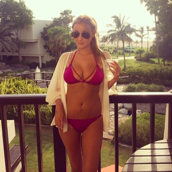 Beautiful Babes in Skimpy Bikinis