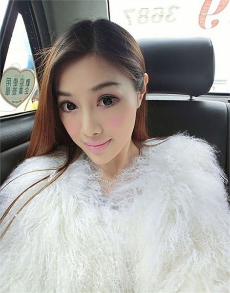 Do You Think You Can Guess This Girl’s Age?