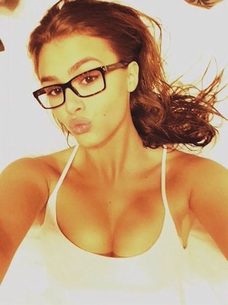 Hot Girls Who Look Cuter in Glasses