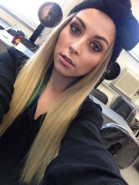 Girls Who Are Obviously Bored at Work