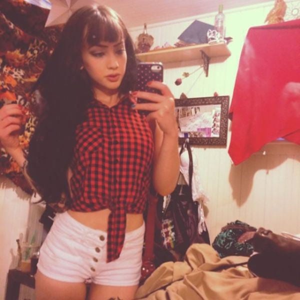 Hot Babes Who Live in a Mess