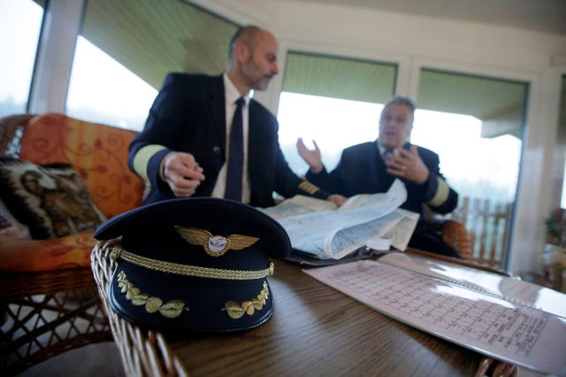 A Homebuilt Flight Simulator That Is Out of This World