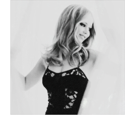 Smoking Hot GIFs of Jennifer Lawrence