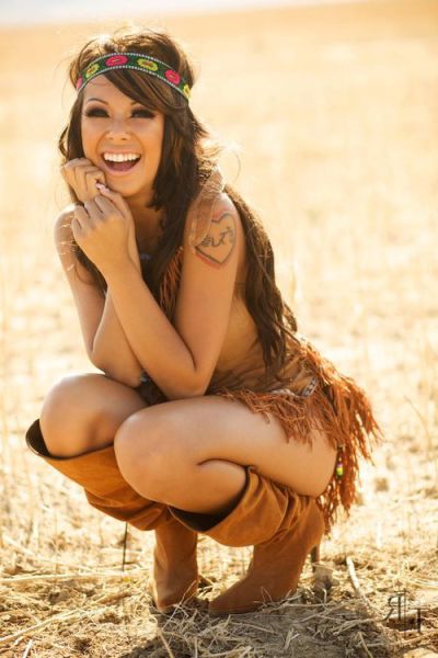 Sexy Girls Dressed in Hot Native American Outfits