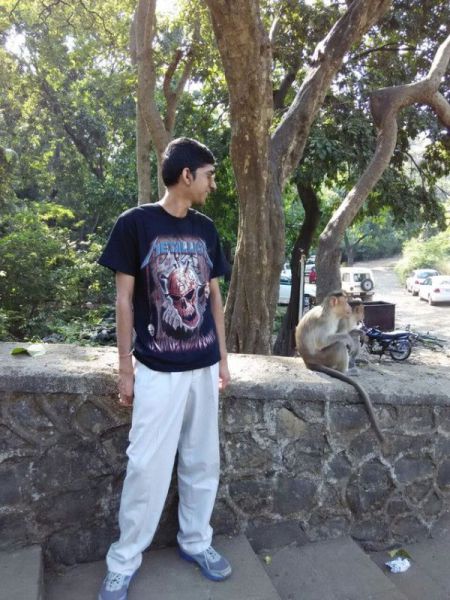 Monkeys Make One Guy’s Photo Truly Memorable