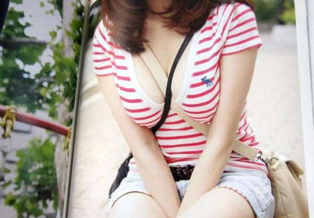 It’s All About the Strapboob