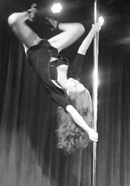 Successful Wall Street Woman Turns into a Porn Star