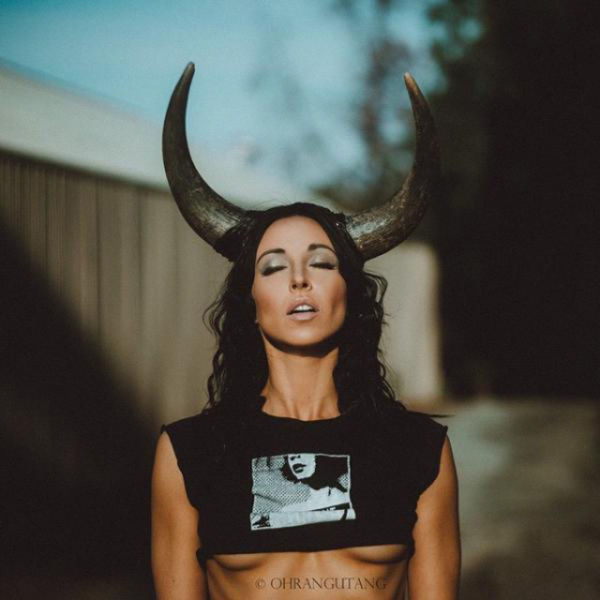 Beautiful Photos of the Stunning Female Form