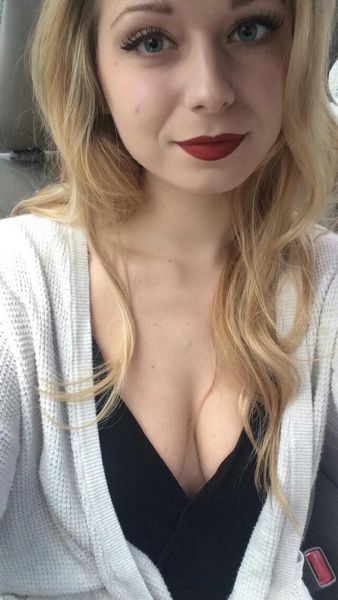 Red Lips Give These Girls Some Extra Va Va Voom