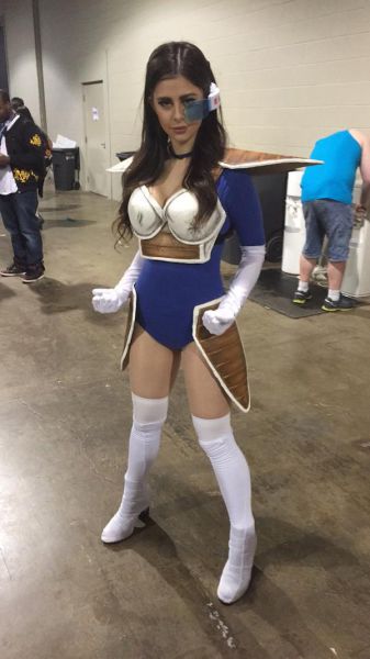 Geeky Fangirls Show off Their Secret Comic Crush
