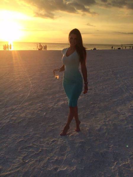 Lookout Boys…Here Come the Babes in Tight Dresses