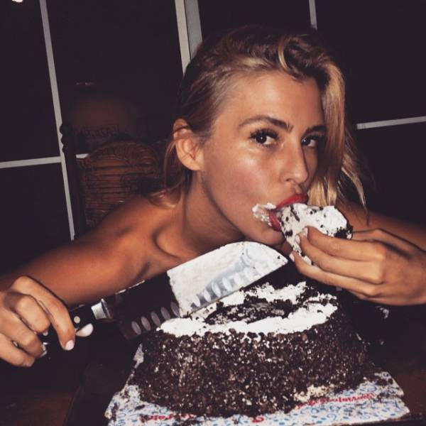 Girls Give Gluten-Free the Middle Finger