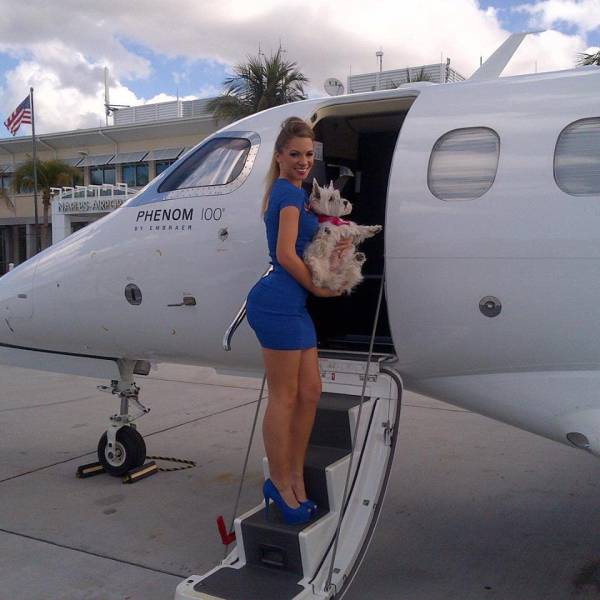 Skin-tight Dresses Are a Stunning Invention