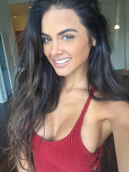 Boys Go Wild for Sideboobs