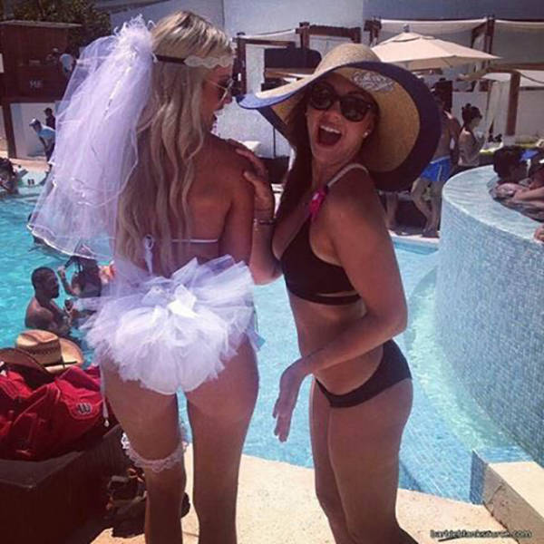 Barbie Blank Parties Like a Rock Star in Las Vegas