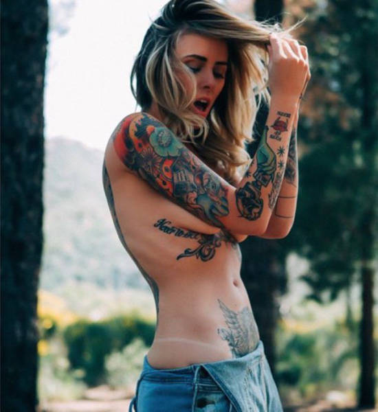 Boys Go Wild for Sideboobs