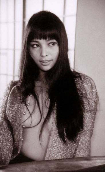 The Sexiest Girls of James Bond Movies