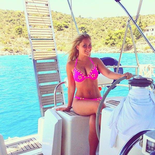 Babes in Bikinis are Like a Dream Come True