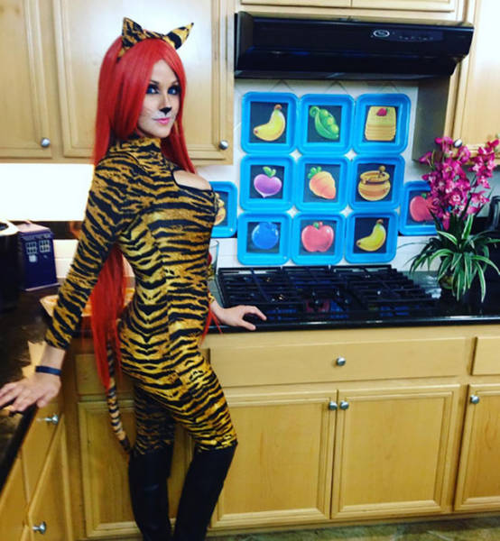 Scream Team’s Angie Is One Dizzyingly Sexy Lady