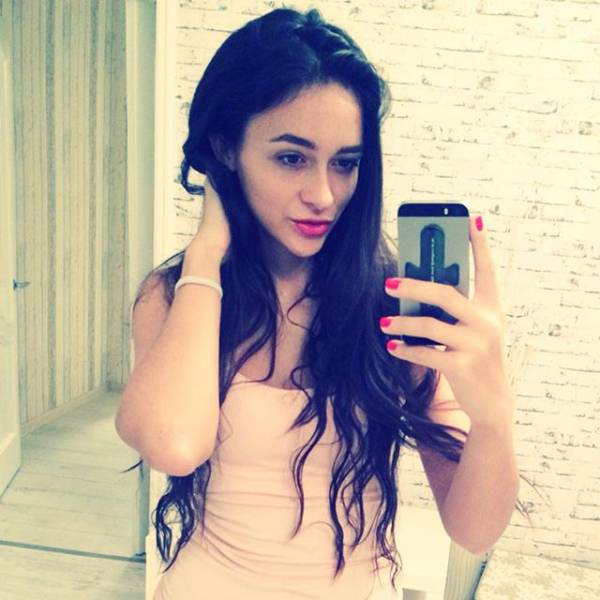 This Natural Beauty Is Pretty Brainy Too