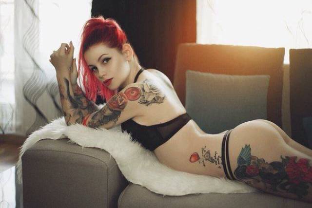 Sexy Girls Who Like Ink