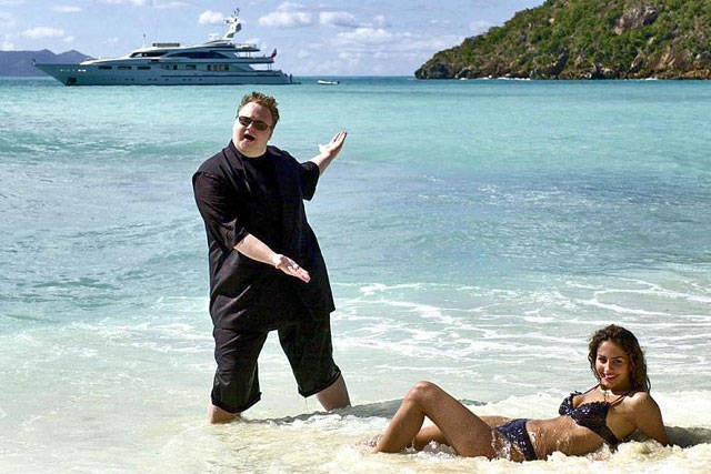 Rich Guys and Their Gorgeous Trophy Wives