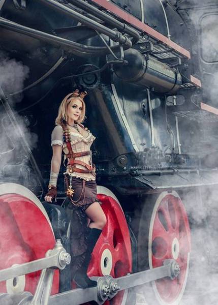 Hot Girls Doing Steampunk Just Right