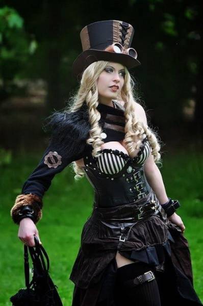 Hot Girls Doing Steampunk Just Right