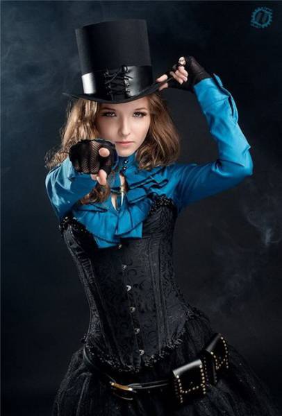 Hot Girls Doing Steampunk Just Right