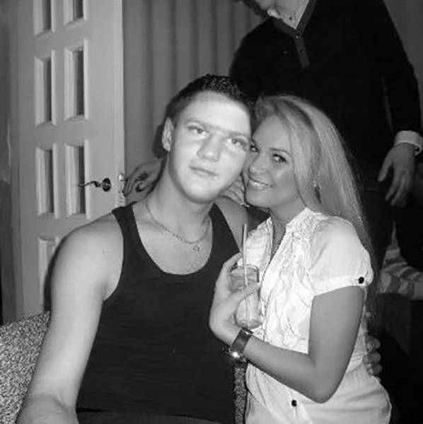 Guys Who Somehow Landed Super Hot Girls