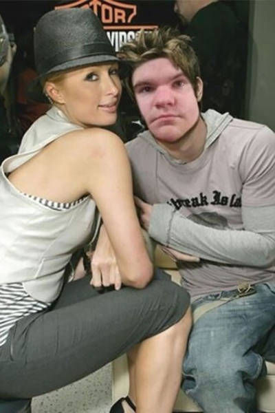 Guys Who Somehow Landed Super Hot Girls