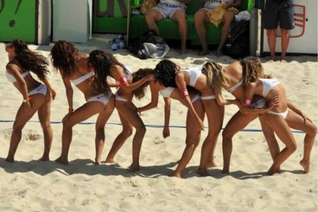Beach Volley Cheerleaders Are Delicious To Look At