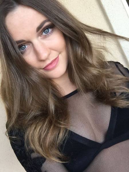 Mesh Clothing Is Simply Mesmerizing