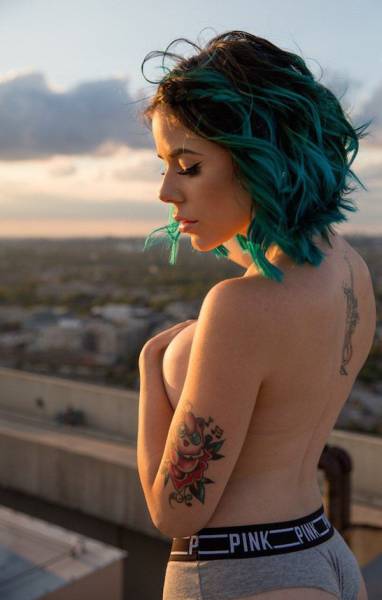 Sexy Girls Who Like Ink