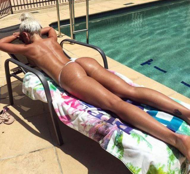 ASStronomical Butt Shots We Had to Share