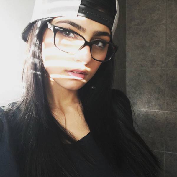 Girls Who Show How Sexy Glasses Can Be