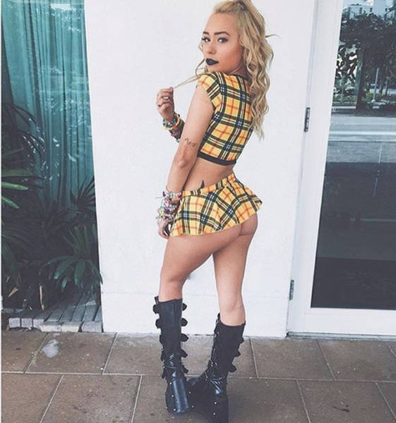 Butt Lovers Gather Around