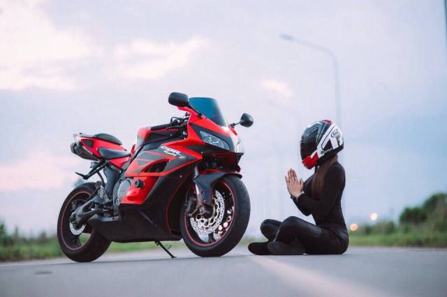 Girls And Bikes: Can It Get Any Hotter?