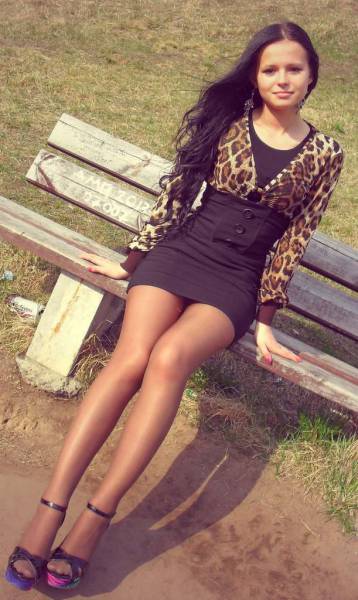 Hot Girls With Beautiful Long Legs