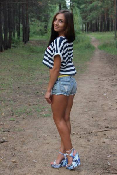 Hot Girls With Beautiful Long Legs