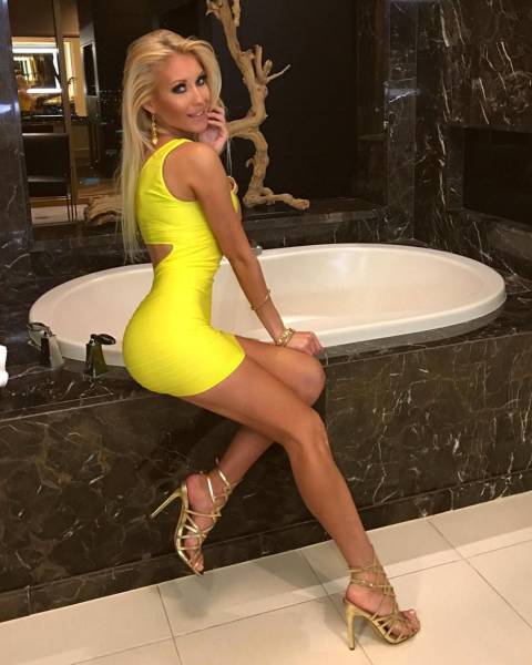 Lookout Boys…Here Come the Babes in Tight Dresses