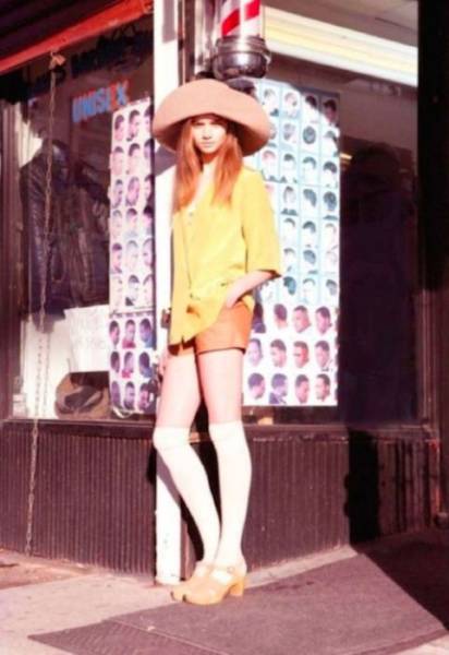 Hot Women From 70s Sure Had Some Style