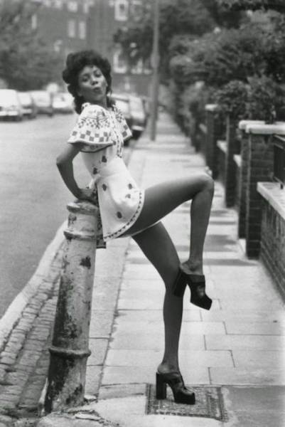 Hot Women From 70s Sure Had Some Style