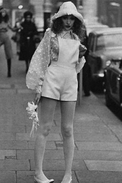 Hot Women From 70s Sure Had Some Style