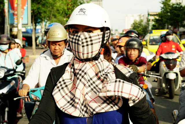 Vietnamese Women Are Obsessed With White Skin