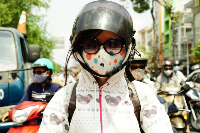 Vietnamese Women Are Obsessed With White Skin