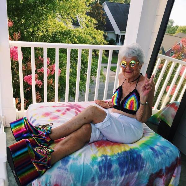 The Most Kick-Ass Granny Strikes Again